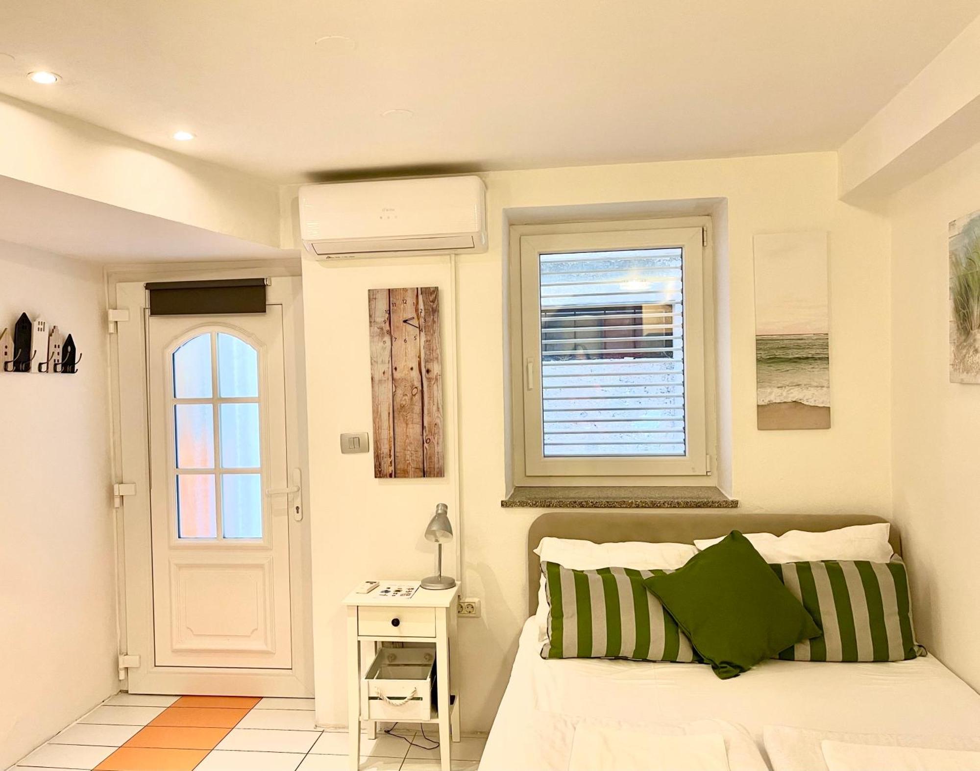 Devi-Piran Apartment ภายนอก รูปภาพ