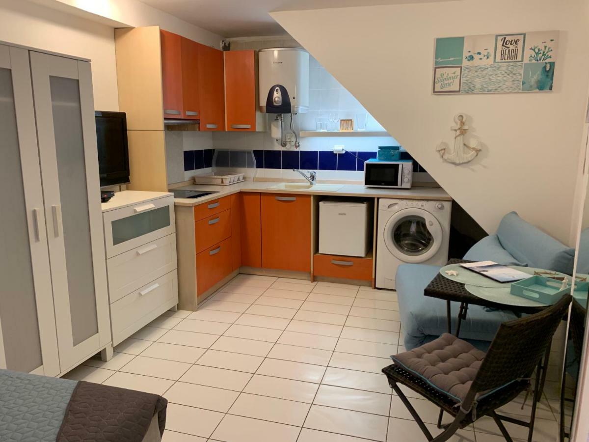 Devi-Piran Apartment ภายนอก รูปภาพ