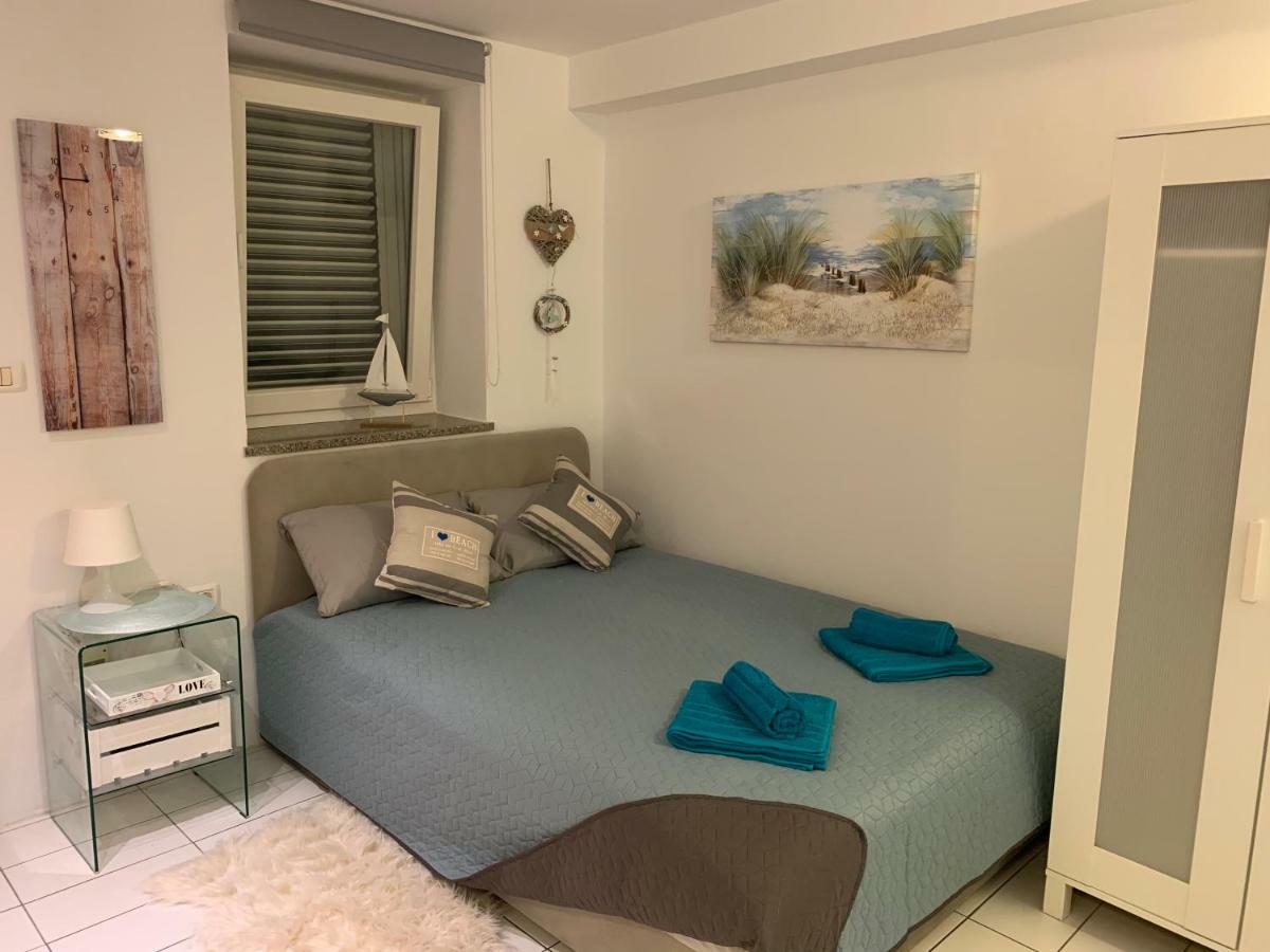 Devi-Piran Apartment ภายนอก รูปภาพ